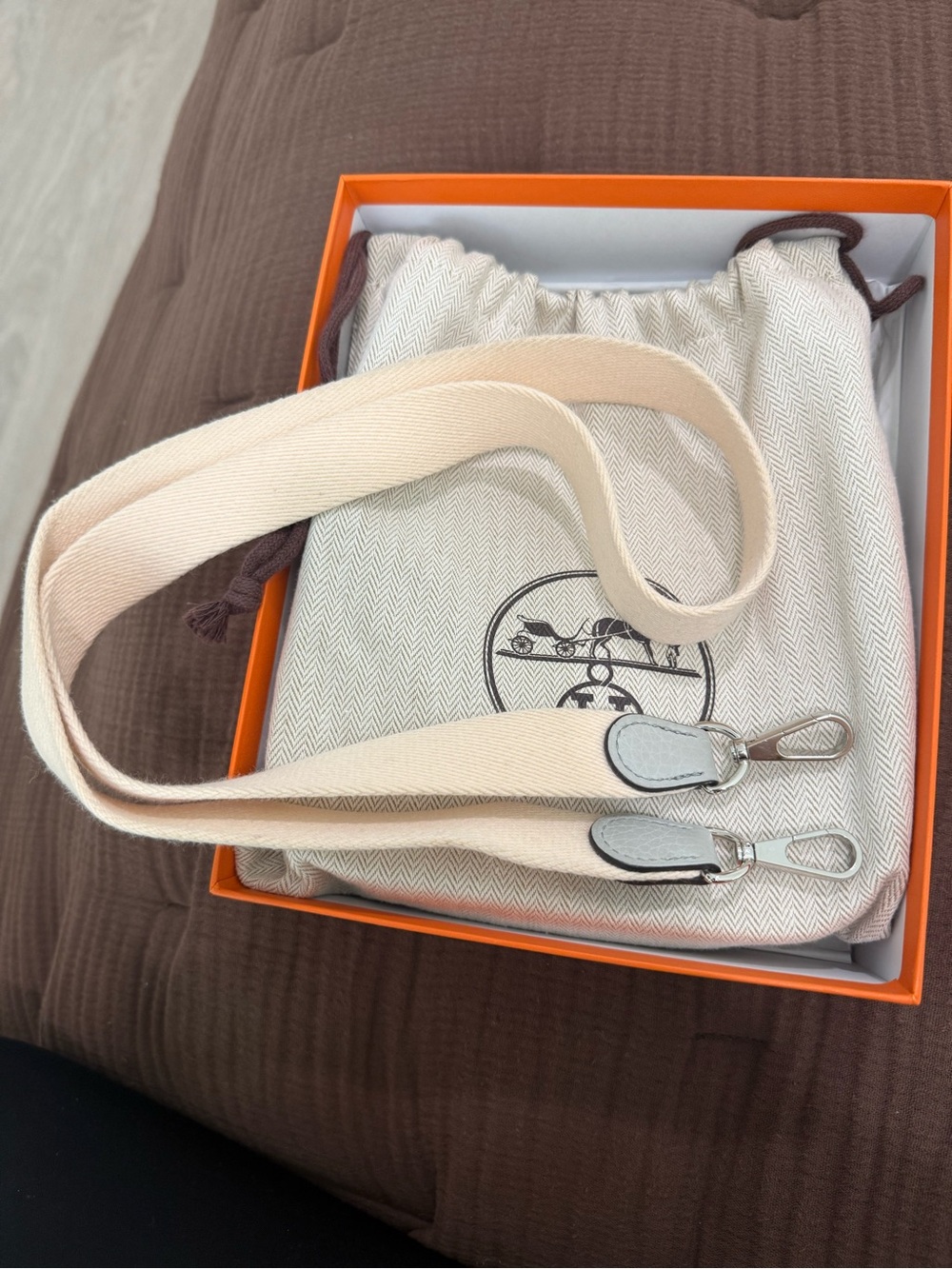 Hermès Evelyne TPM Bleu Pale Clemence
Silver Hardware - Picture 5 of 8
